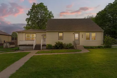 305 7th Ave W, Ellendale, MN 56026