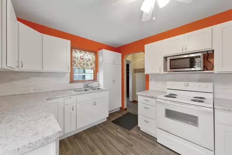 305 7th Ave W, Ellendale, MN 56026 photo 6