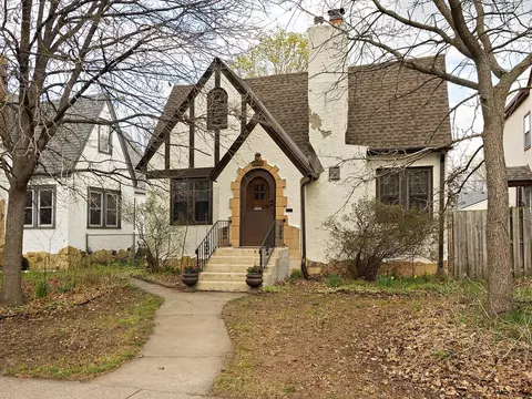 1514 Arona St, Saint Paul, MN 55108