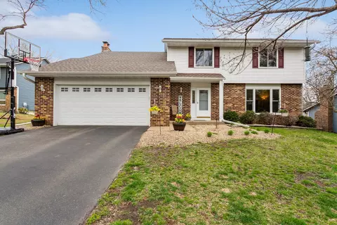 10112 Utah Cir, Bloomington, MN 55438