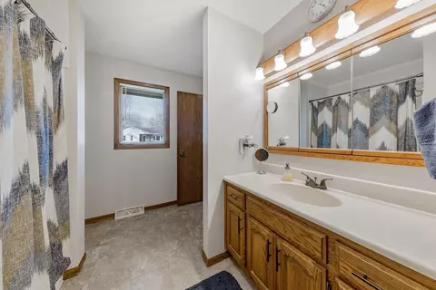 1659 Buckingham Path, Faribault, MN 55021 photo 22