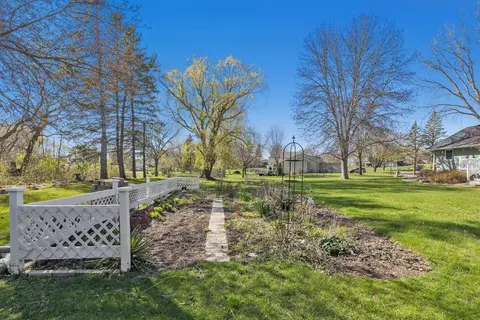 1659 Buckingham Path, Faribault, MN 55021 photo 4