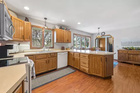 1659 Buckingham Path, Faribault, MN 55021 photo 18
