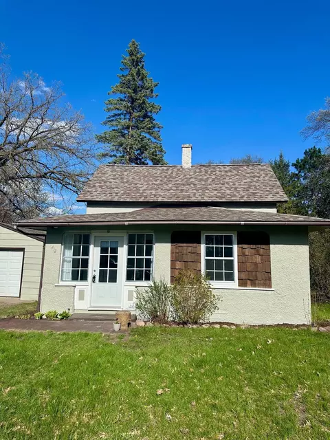 412 8th St NW, Little Falls, MN 56345
