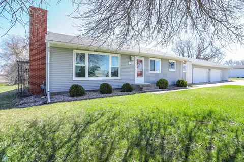 907 N Broadway, Pelican Rapids, MN 56572