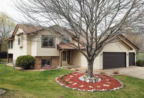 9255 Queens Gdns, Brooklyn Park, MN 55443