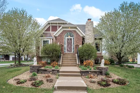 11440 W Laketowne Dr, Albertville, MN 55301