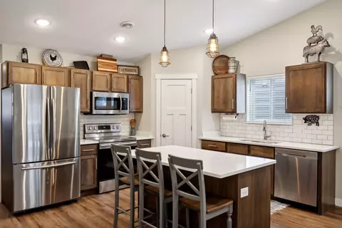 906 Southside Dr, Woodville, WI 54028