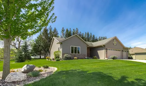 165 Hickory Ln NE, Owatonna, MN 55060