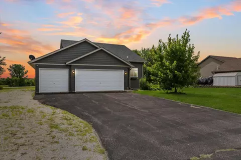 4467 Roberds Lake Trl, Faribault, MN 55021