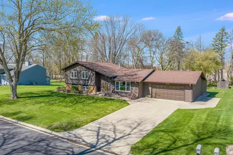 1940 Knollwood Dr, Fairmont, MN 56031