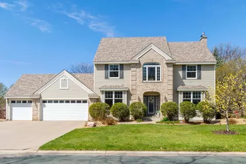 4299 Westchester Cir, Eagan, MN 55123