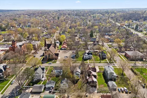 817 3rd St, Hudson, WI 54016 photo 4