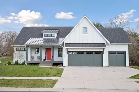 1687 Annika Dr N, Lake Elmo, MN 55042