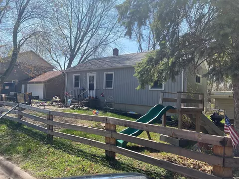 30800 N Lakes Trl, Lindstrom, MN 55045