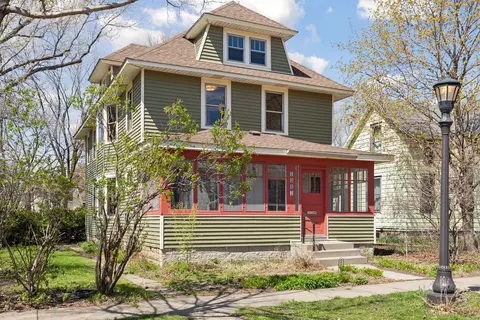 1063 Albemarle St, Saint Paul, MN 55117