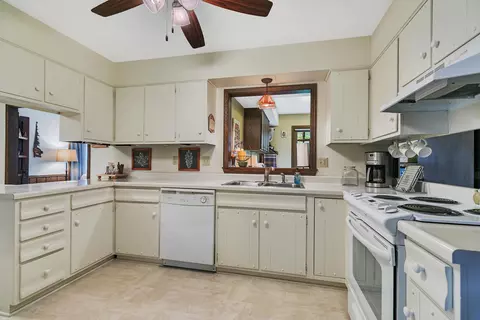 5835 Sandy Dr, Saint Cloud, MN 56303 photo 2