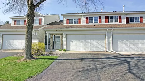 6326 Arabian Ln, Forest Lake, MN 55025