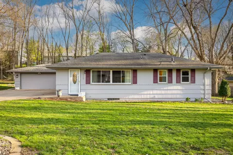 2109 W 140th St, Burnsville, MN 55337