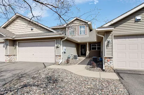 944 Golden Way NW, Isanti, MN 55040