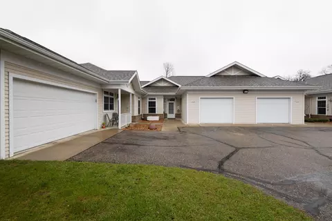 632 N Shore Dr, Detroit Lakes, MN 56501