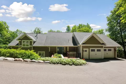 5925 Ridge Rd, Shorewood, MN 55331