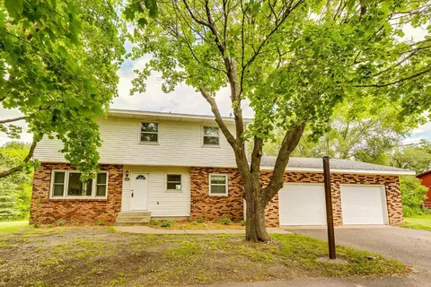 5464 Hodgson Rd, North Oaks, MN 55126
