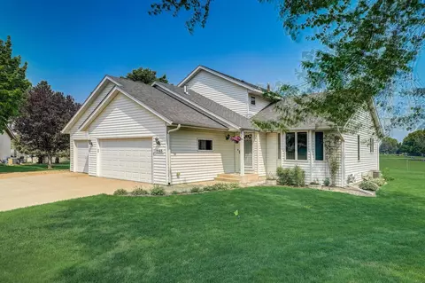 1145 Menke Cir, Shakopee, MN 55379