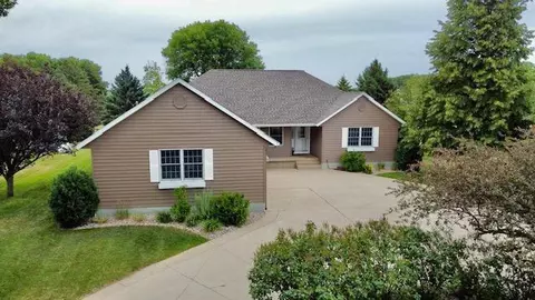 509 7th St, Raymond, MN 56282