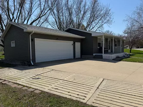 1824 Brookside Cir, Albert Lea, MN 56007 photo 3