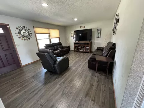1824 Brookside Cir, Albert Lea, MN 56007 photo 9