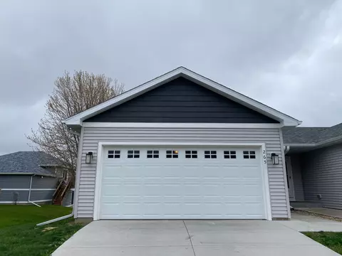 265 8th St NE, Plainview, MN 55964