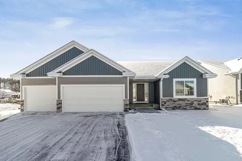 1023 Triumph Trl NE, Isanti, MN 55040