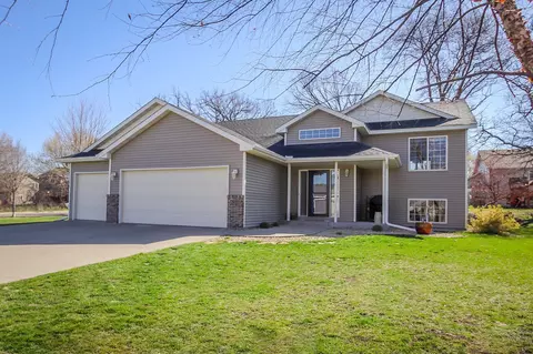312 Avalon Ct, Sartell, MN 56377