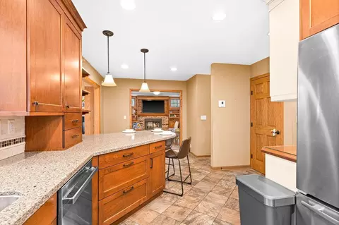 1922 Valhalla Dr, Duluth, MN 55811 photo 3