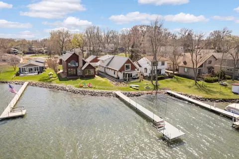 1407 7th Ave SE, Forest Lake, MN 55025