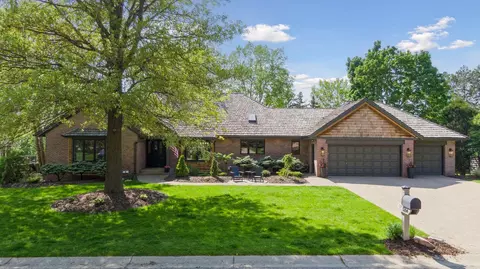5104 Green Farms Rd, Edina, MN 55436