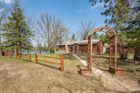 22 SW 10th Ave, Grand Rapids, MN 55744