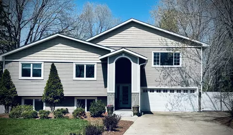 931 132nd Ln NE, Blaine, MN 55434