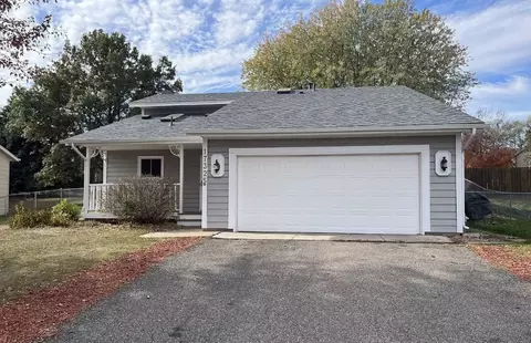17325 Ixonia Path, Lakeville, MN 55044