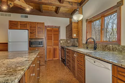 Kitchen - 1823 11th Ave SE, Saint Cloud, MN 56304 photo 3 of 6