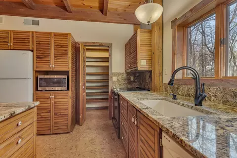Kitchen - 1823 11th Ave SE, Saint Cloud, MN 56304 photo 4 of 6