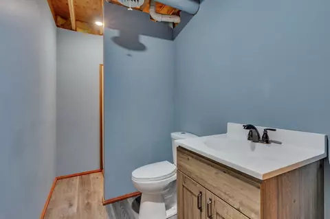 Bath - 1823 11th Ave SE, Saint Cloud, MN 56304 photo 3 of 3