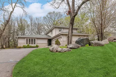 7963 131st St W, Apple Valley, MN 55124