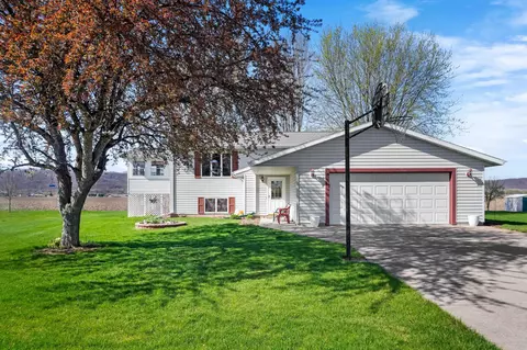 1414 River Dr S, Wabasha, MN 55981
