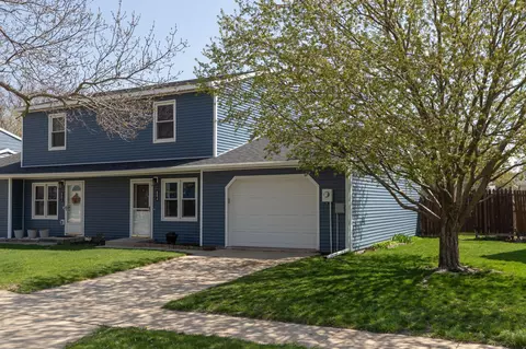 884 W Village Cir SE, Rochester, MN 55904