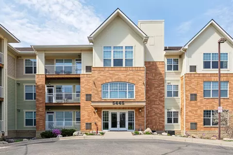 5445 Boone Ave N #101, New Hope, MN 55428