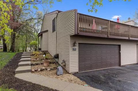 275 River Woods Ln, Burnsville, MN 55337