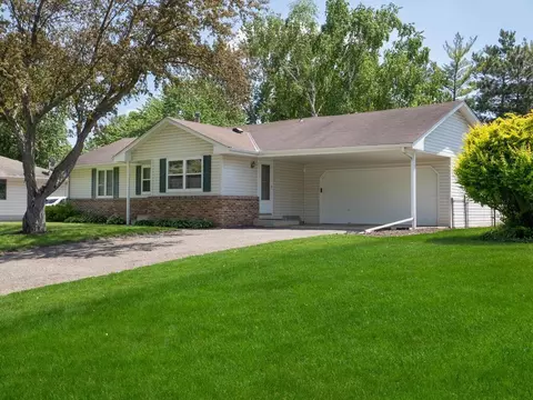 8911 60 12 Ave N, New Hope, MN 55428