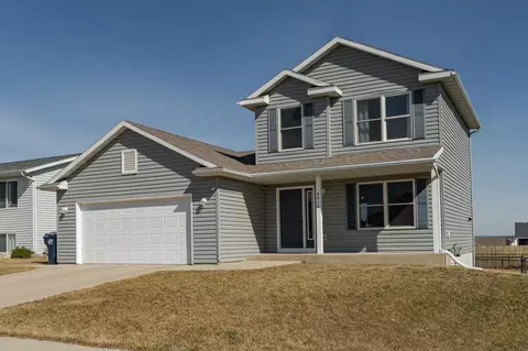 4918 King Arthur Dr NW, Rochester, MN 55901